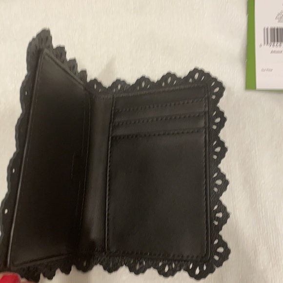 Sold! Kate Spade ♠️ leather scalloped card holder! - Picture 5 of 7